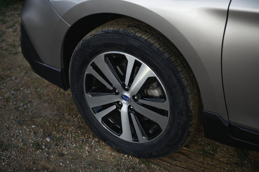 Колеса Subaru Outback 2017 года  (NA) (фото 7 из 12)